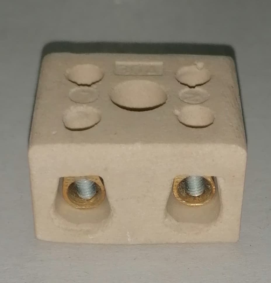 Κλέμα Πορσελάνης 10mm