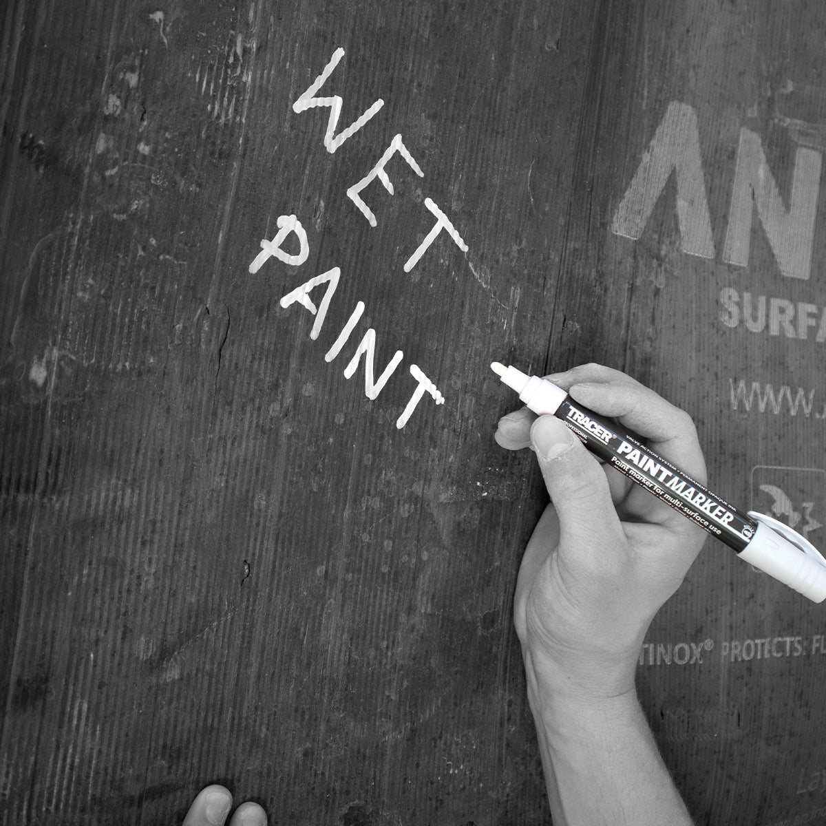 Tracer Μαρκαδόρος ανεξίτηλος βαρέως τύπου λευκός APTM2