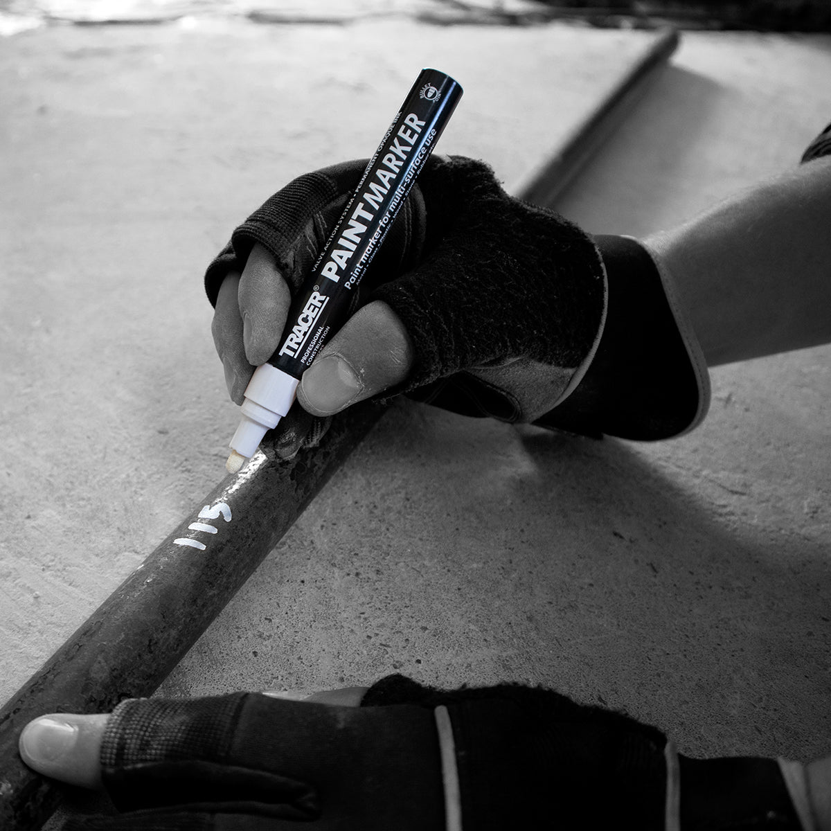 Tracer Μαρκαδόρος ανεξίτηλος βαρέως τύπου λευκός APTM2